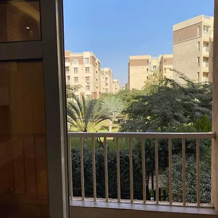 Luxurious, Fully Furnished And Well Equipped Apartment With Modern Amenities, Stunning Views, And Convenient Location For Remote Work Or Studying From Home Madinaty Exterior photo