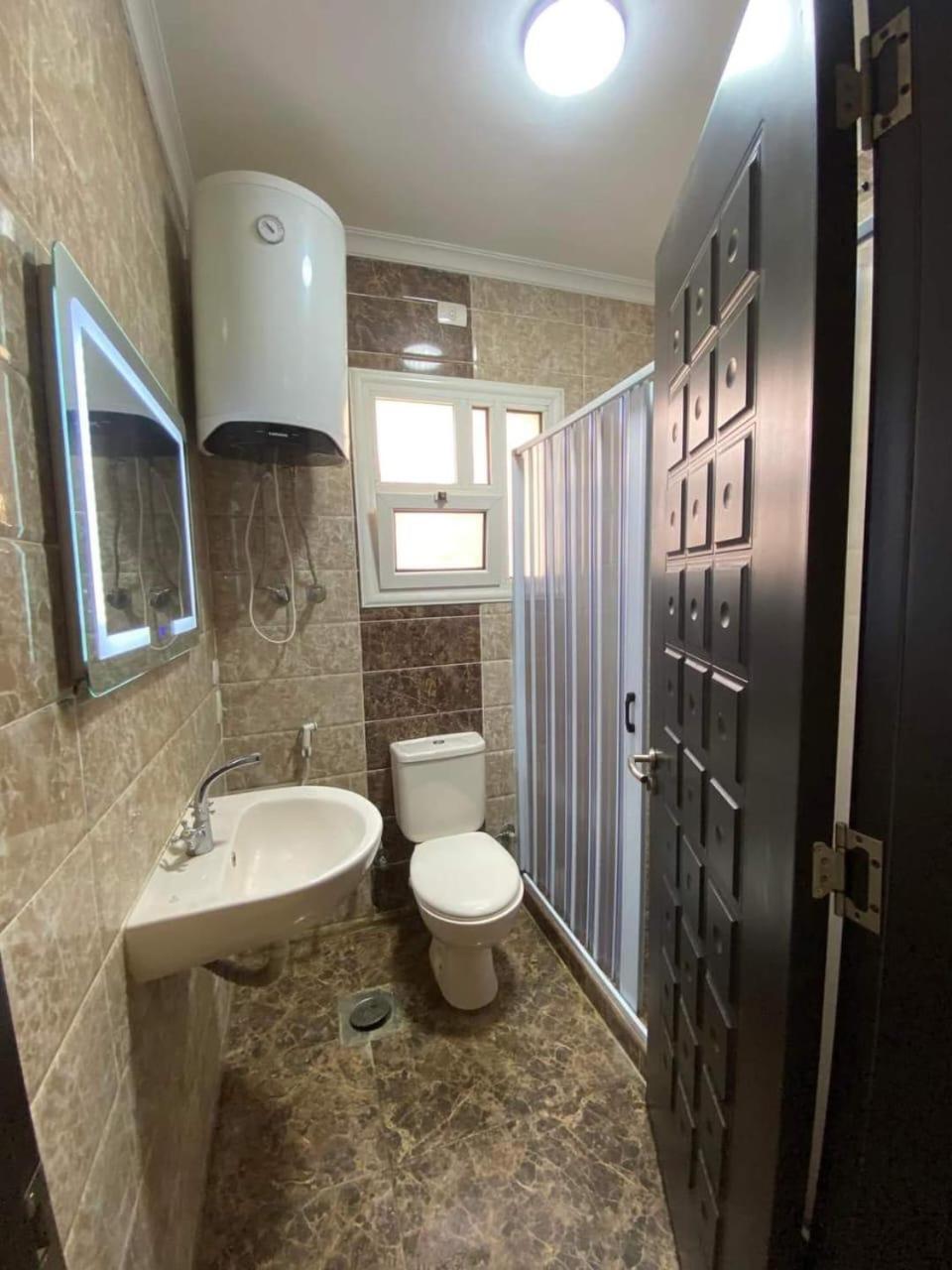 Luxurious, Fully Furnished And Well Equipped With Modern Amenities, Stunning Views, And Convenient Location For Remote Work Or Studying From Appartement *